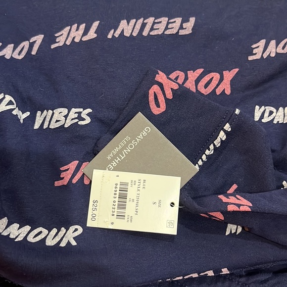 NWT Boxy Cut Sweatshirt & Shorts V-day PJ Set - Picture 8 of 8